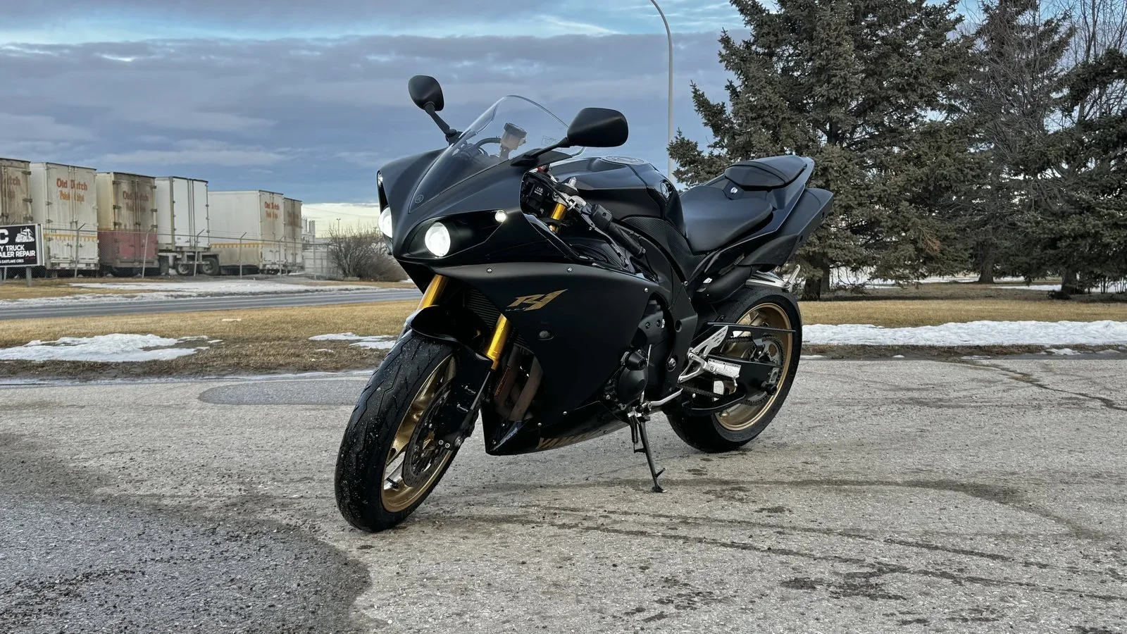 2009 Yamaha YZF-R1 - Used Motorcycle for sale in Alberta