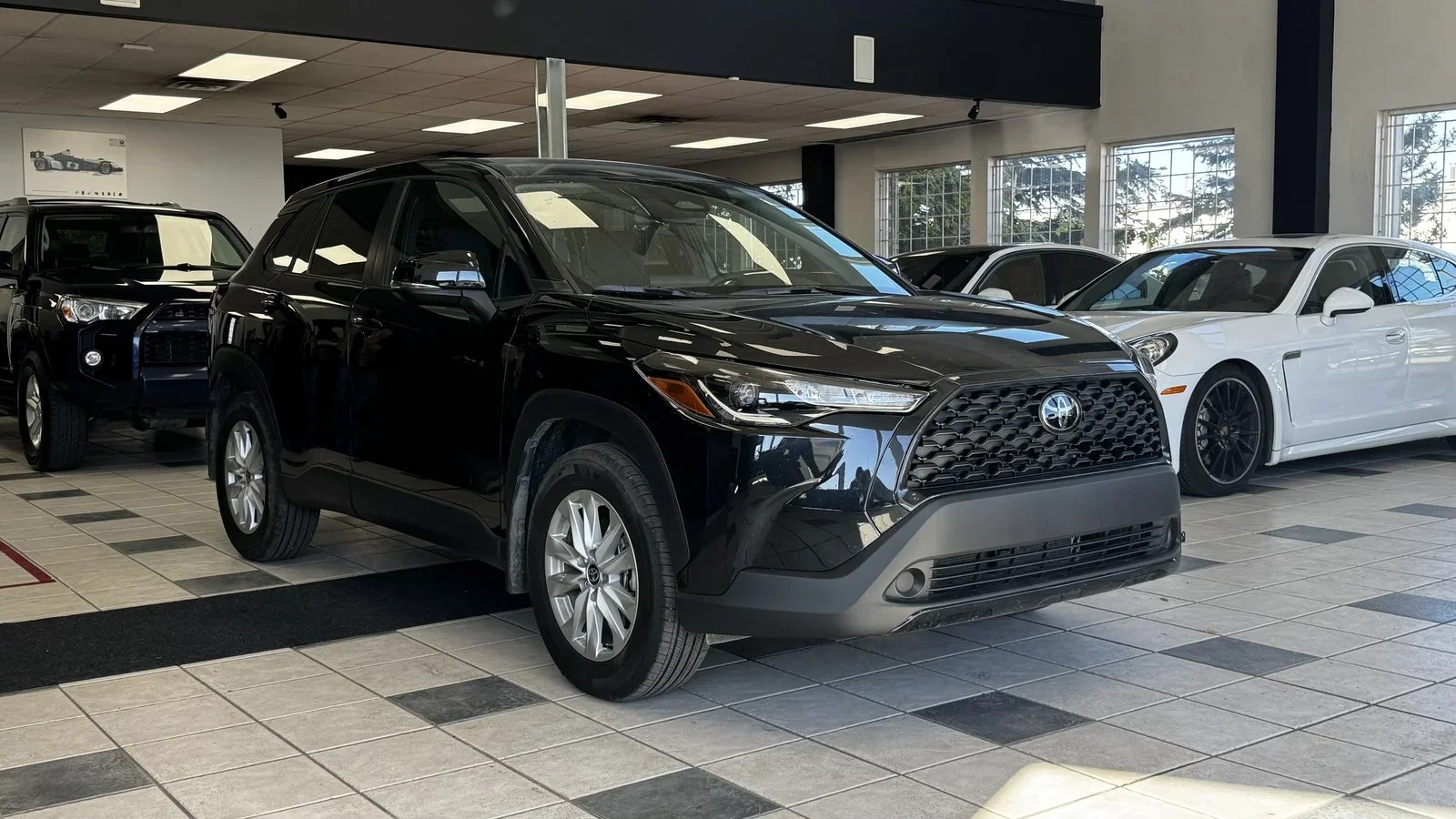 2024 Toyota Corolla Cross LE used SUV thumbnail 3