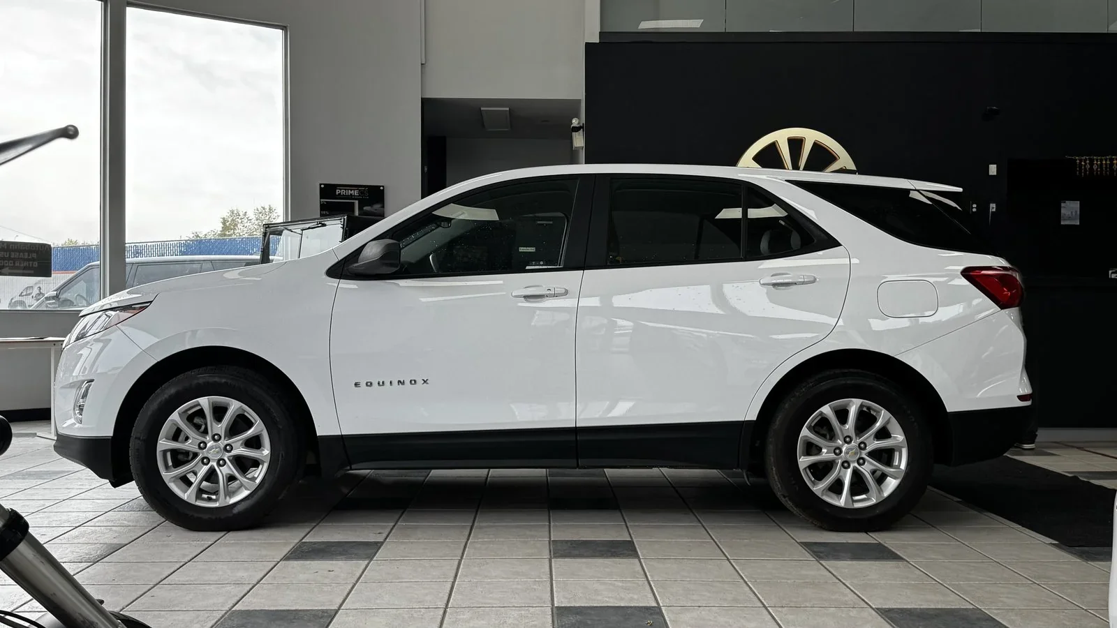 2021 Chevrolet Equinox LS used SUV thumbnail 6