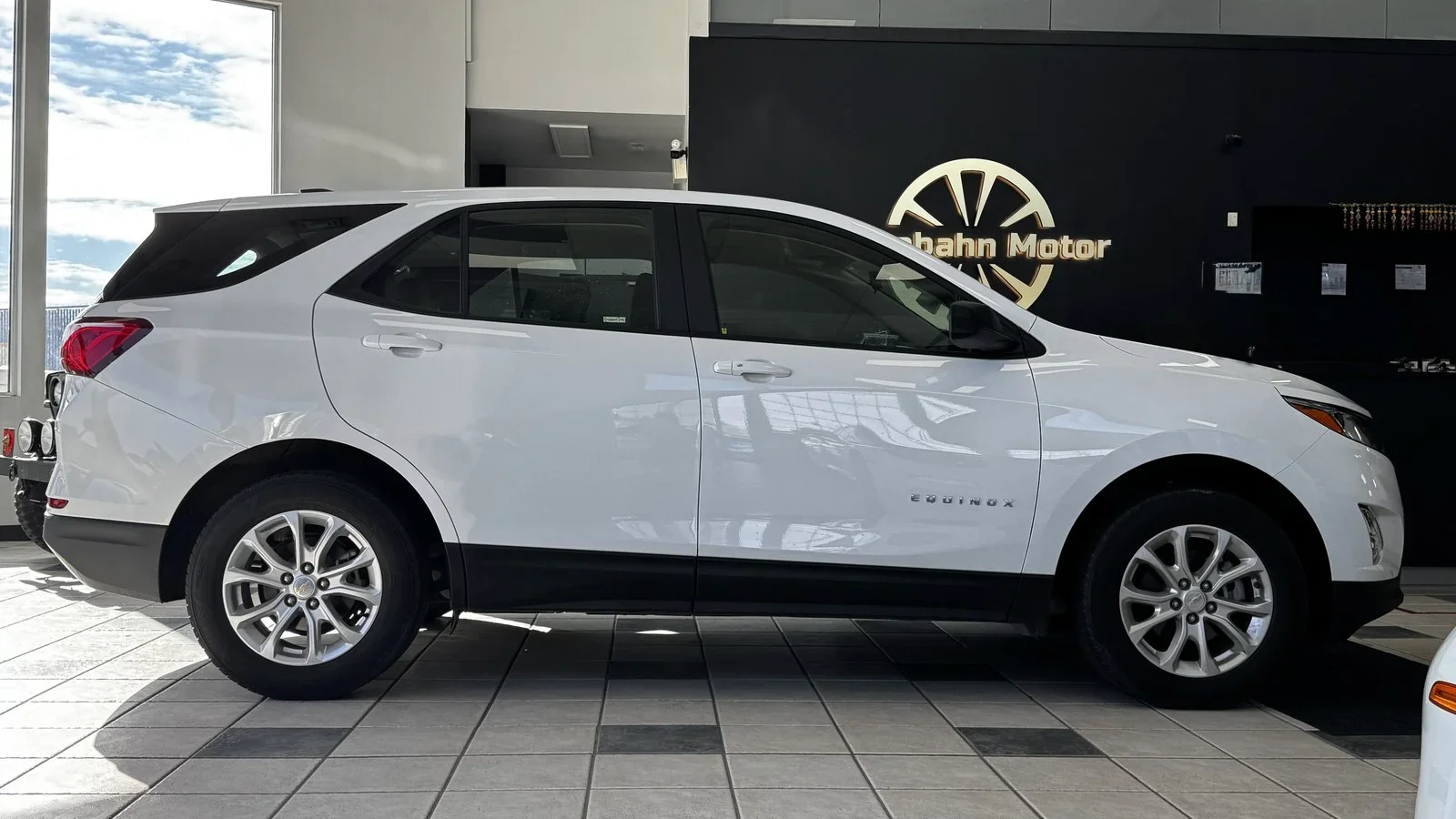 2021 Chevrolet Equinox LS used SUV thumbnail 7