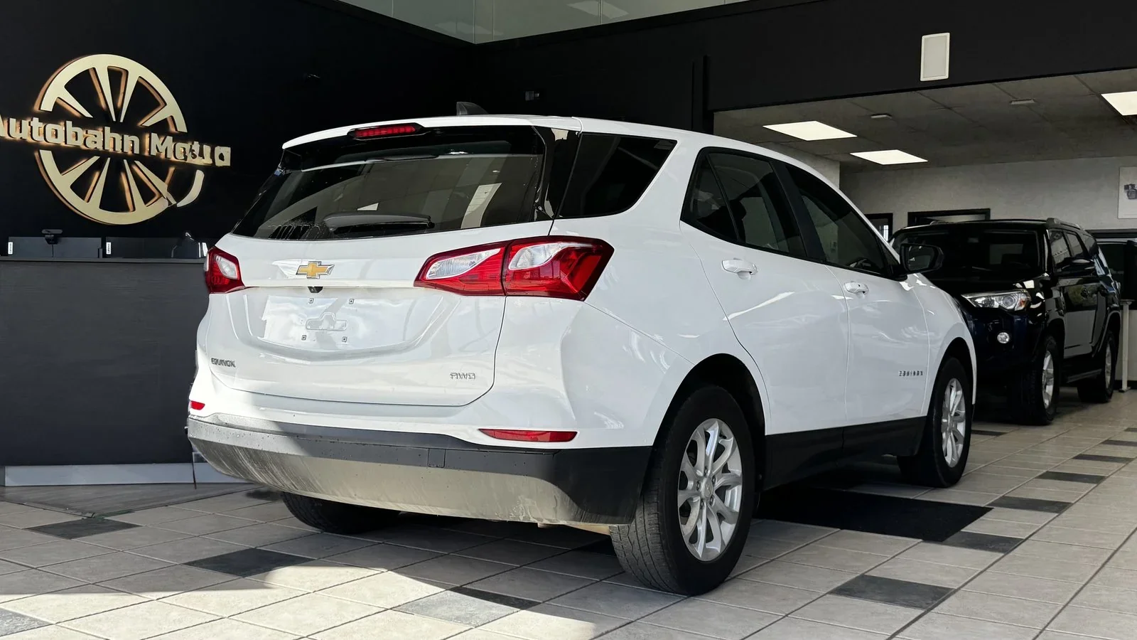 2021 Chevrolet Equinox LS used SUV thumbnail 8