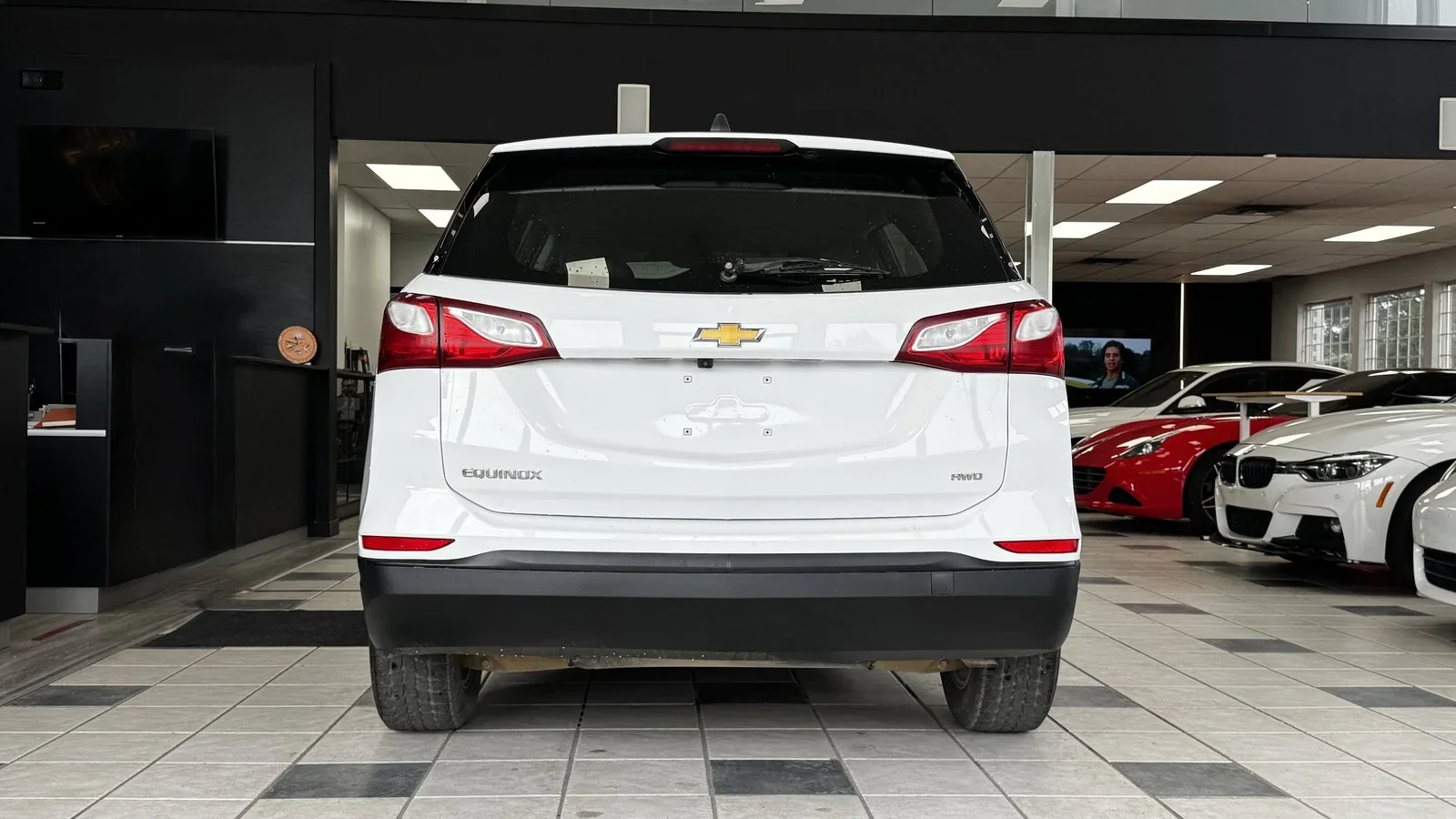 2021 Chevrolet Equinox LS used SUV thumbnail 9
