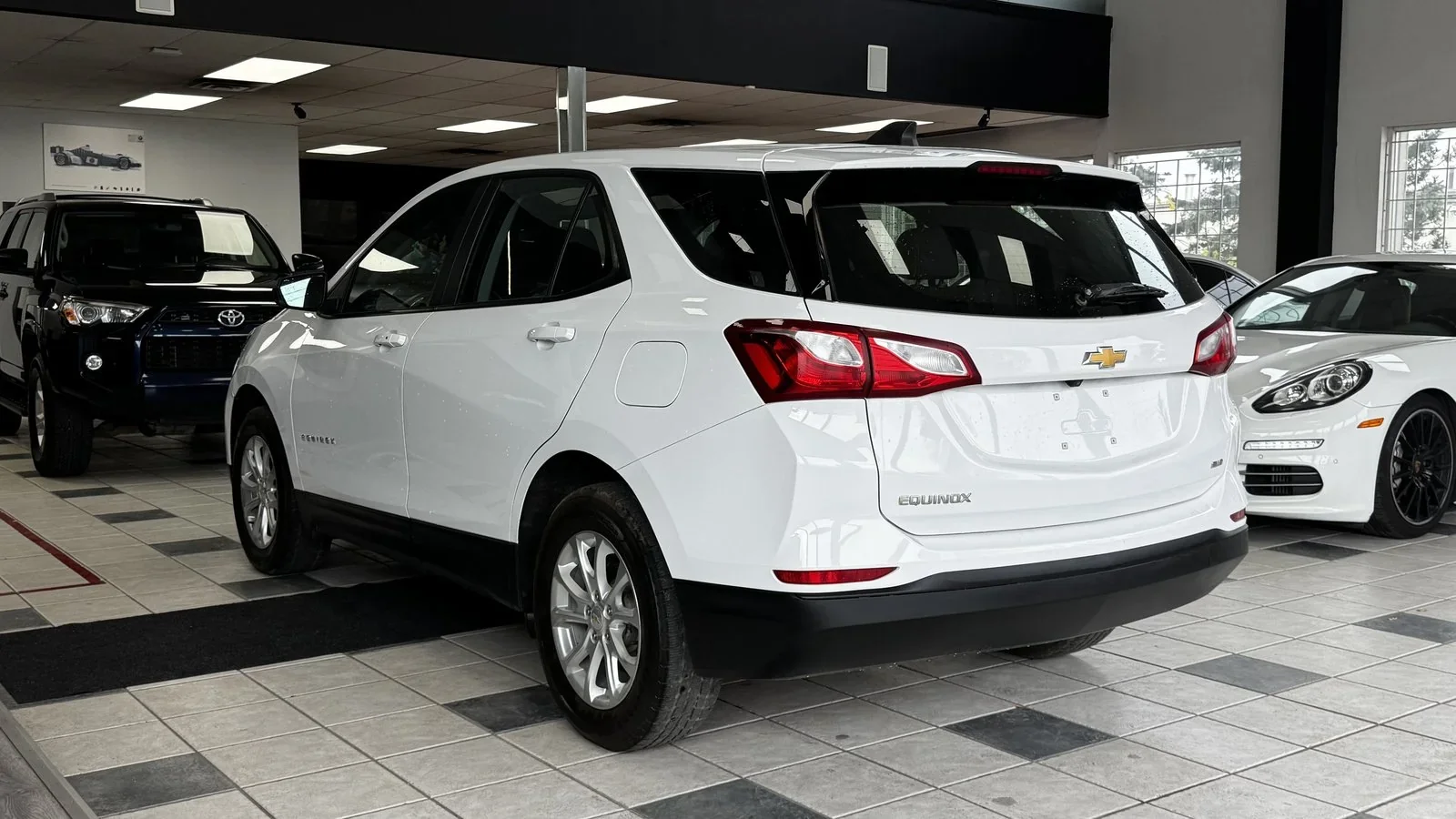 2021 Chevrolet Equinox LS used SUV thumbnail 10