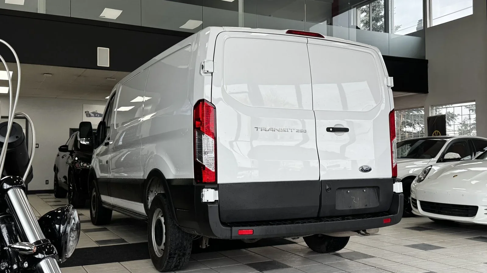 2020 Ford Transit T-250 Low Roof used Van thumbnail 10