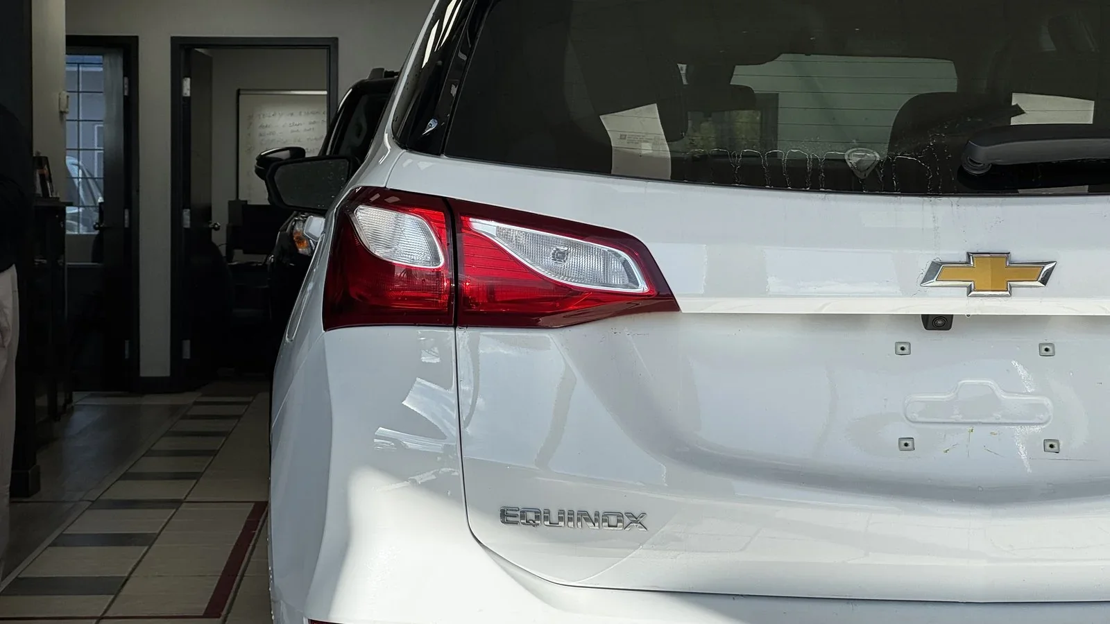 2021 Chevrolet Equinox LS used SUV thumbnail 11