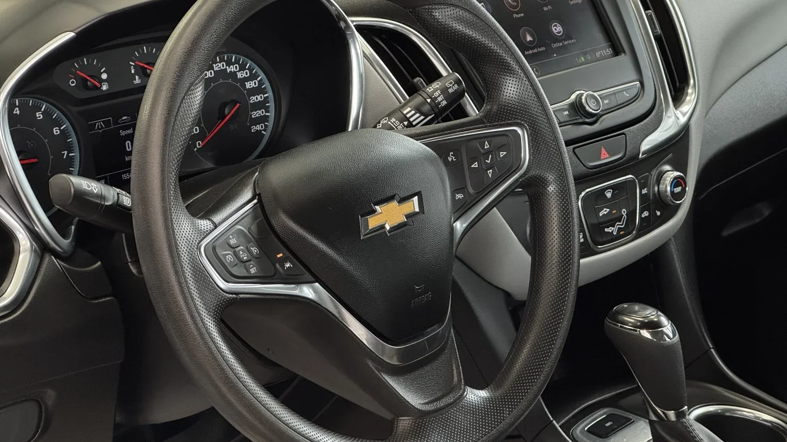 2021 Chevrolet Equinox LS used SUV thumbnail 12