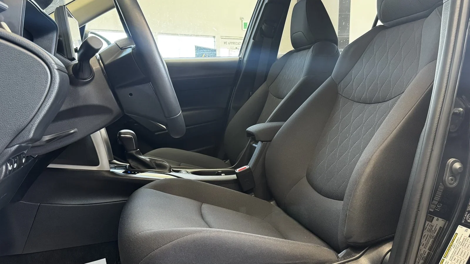 2024 Toyota Corolla Cross LE used SUV thumbnail 14