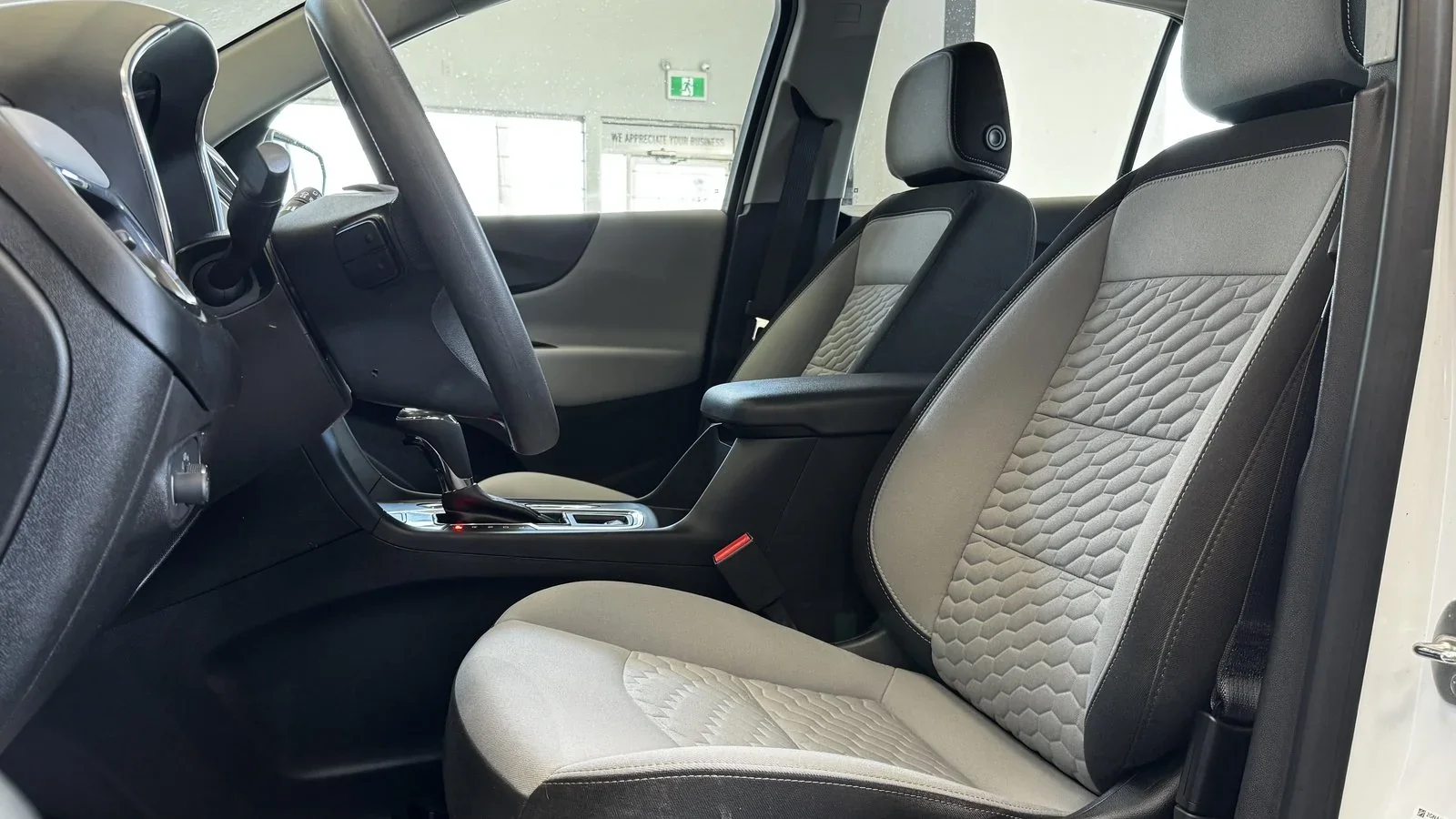 2021 Chevrolet Equinox LS used SUV thumbnail 14