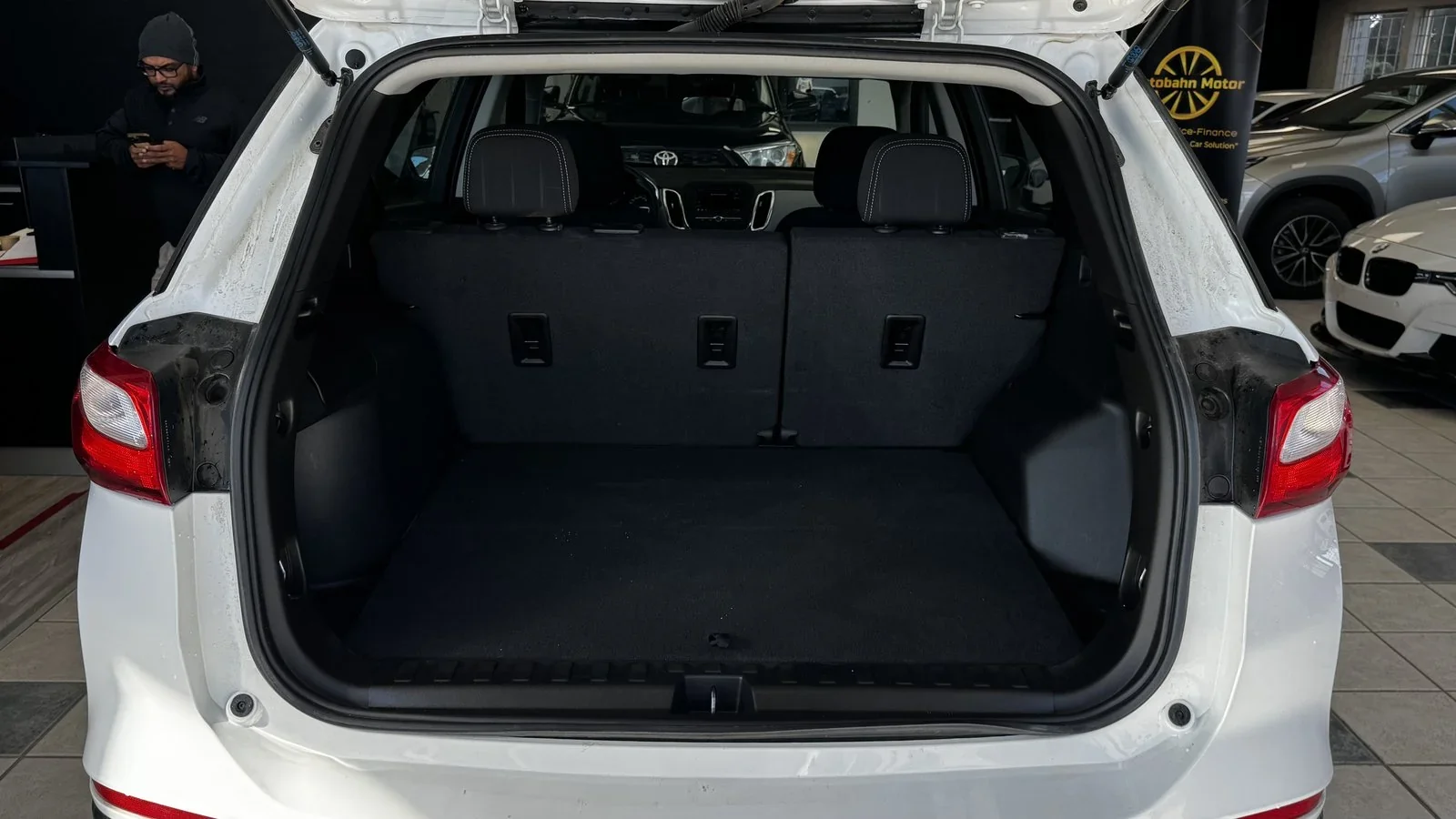 2021 Chevrolet Equinox LS used SUV thumbnail 16