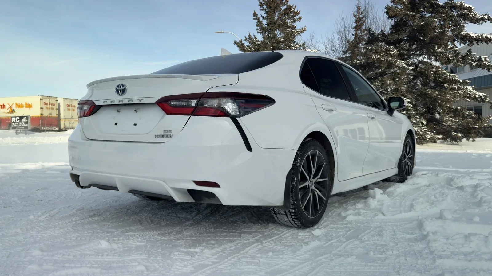 2022 Toyota Camry Hybrid SE used Sedan thumbnail 5