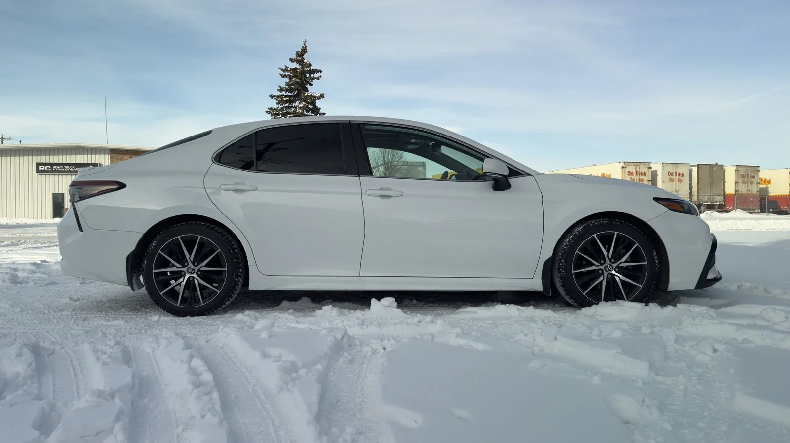 2022 Toyota Camry Hybrid SE used Sedan thumbnail 6