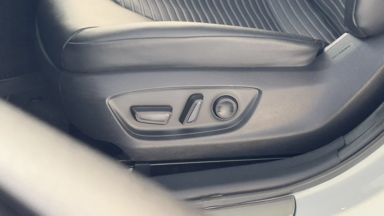 2022 Toyota Camry Hybrid SE used Sedan thumbnail 19