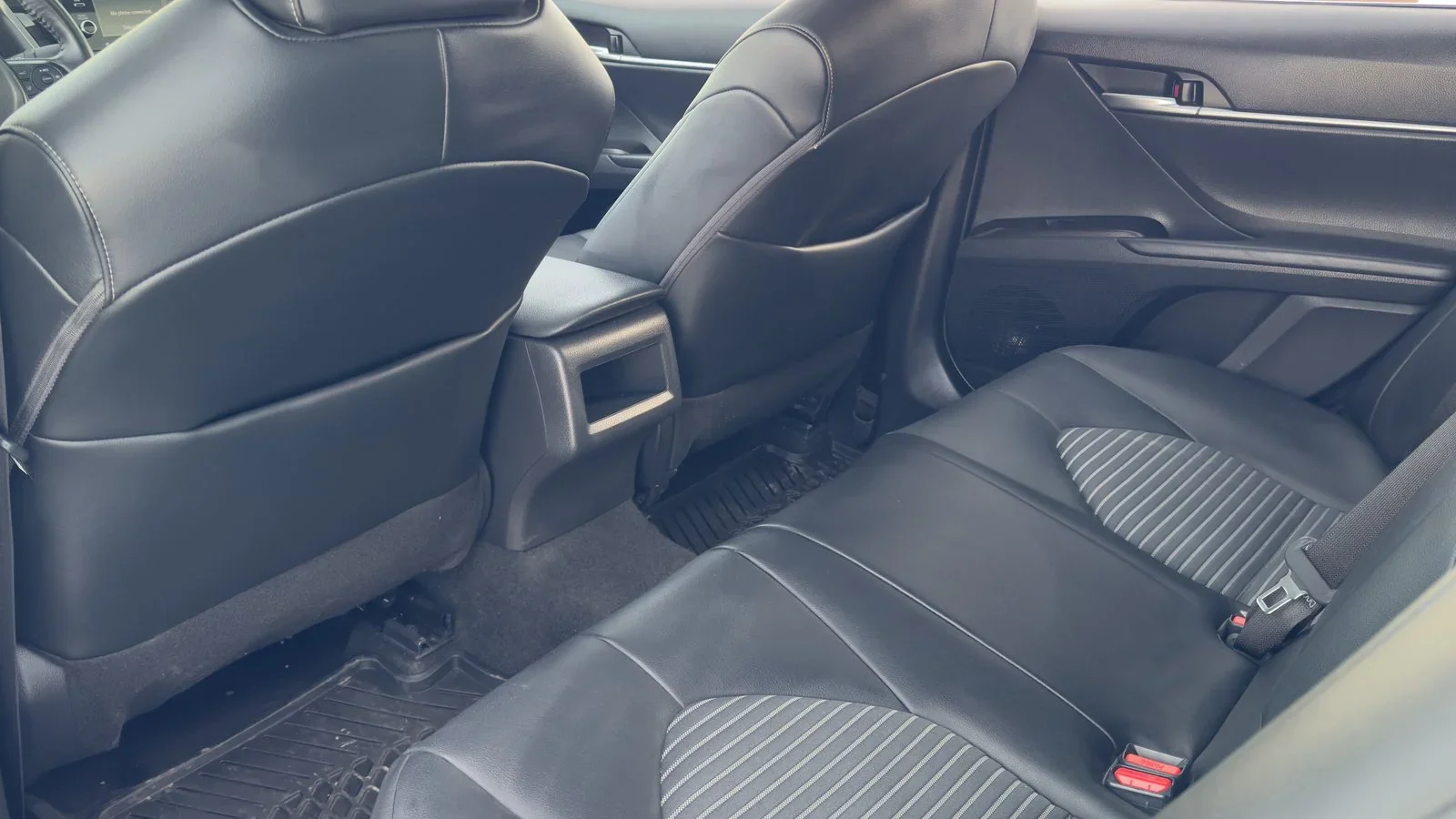 2022 Toyota Camry Hybrid SE used Sedan thumbnail 20