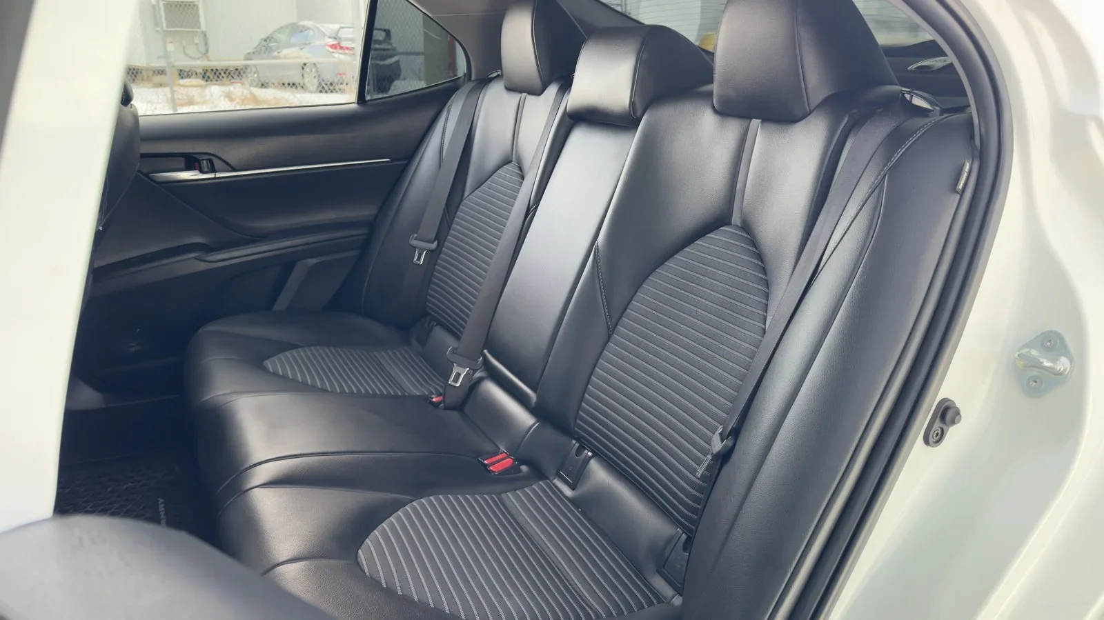 2022 Toyota Camry Hybrid SE used Sedan thumbnail 21