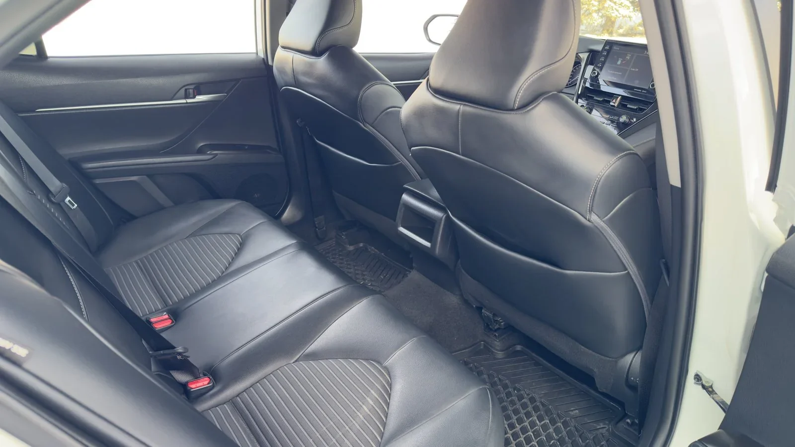 2022 Toyota Camry Hybrid SE used Sedan thumbnail 22