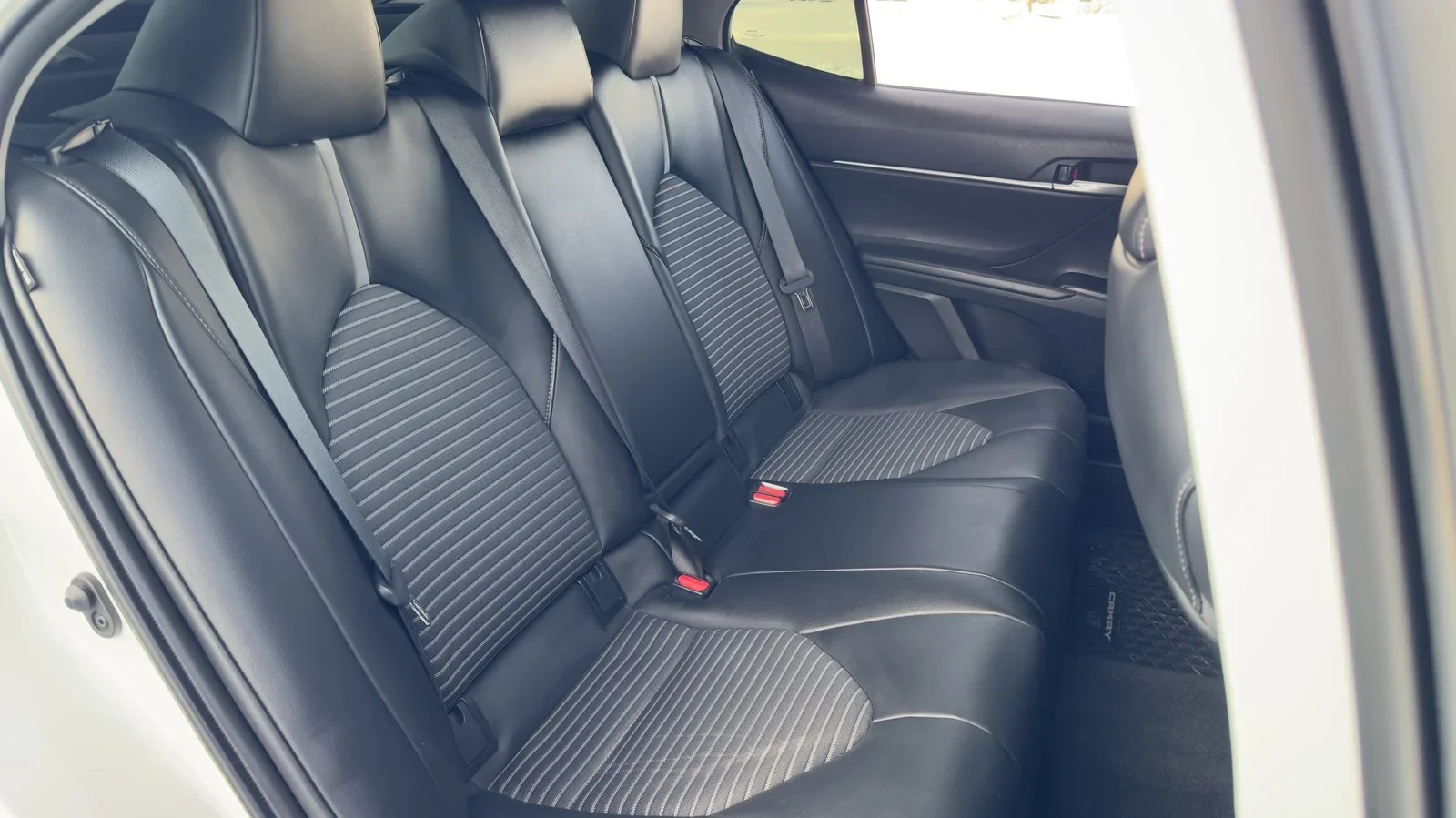 2022 Toyota Camry Hybrid SE used Sedan thumbnail 23