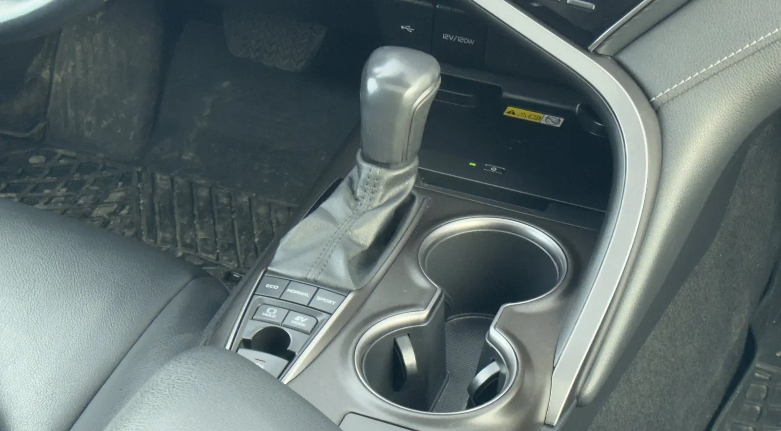 2022 Toyota Camry Hybrid SE used Sedan thumbnail 28