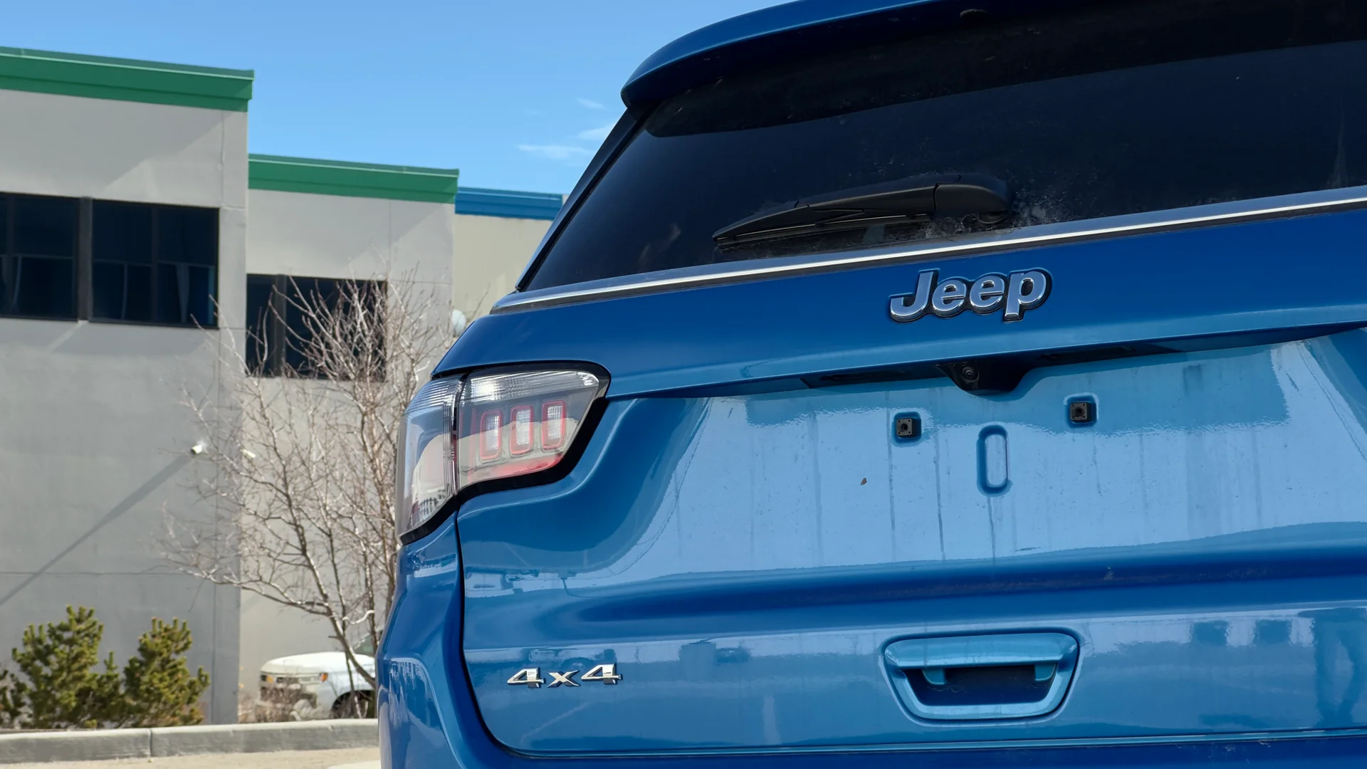 2025 Jeep Compass 4x4 North used SUV thumbnail 9