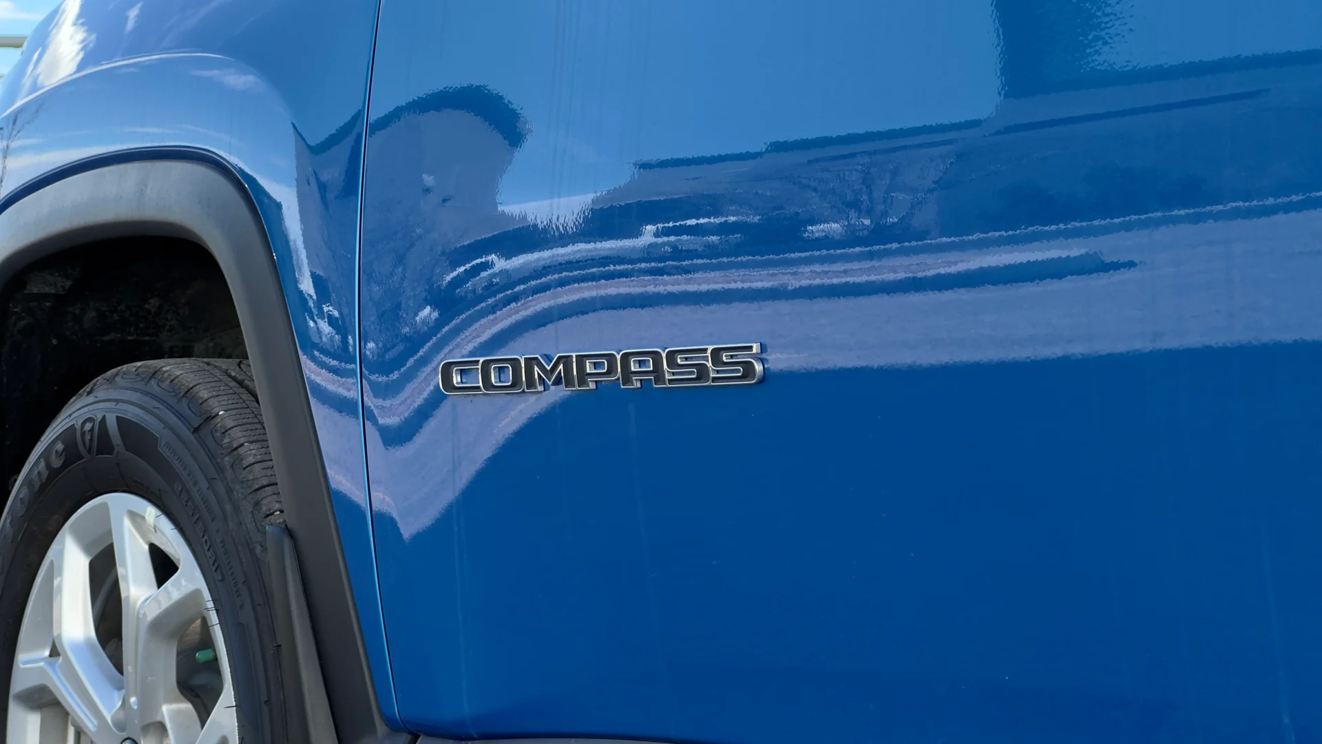 2025 Jeep Compass 4x4 North used SUV thumbnail 10