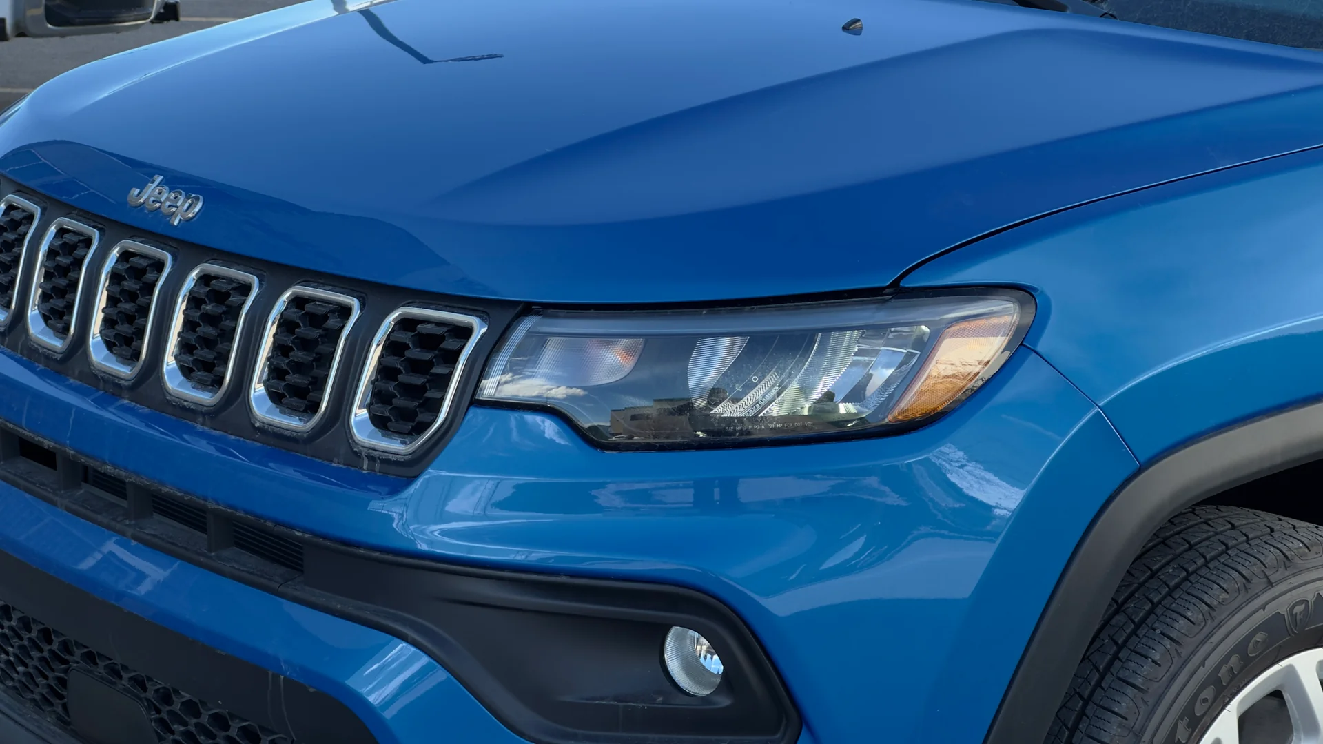 2025 Jeep Compass 4x4 North used SUV thumbnail 11