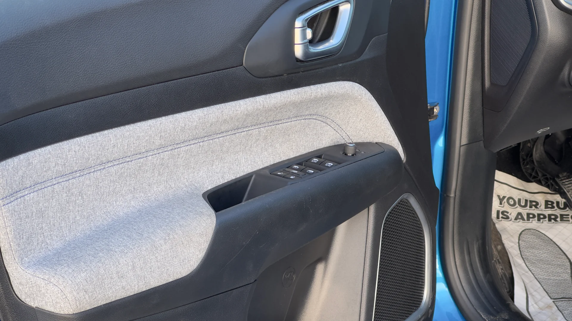 2025 Jeep Compass 4x4 North used SUV thumbnail 15