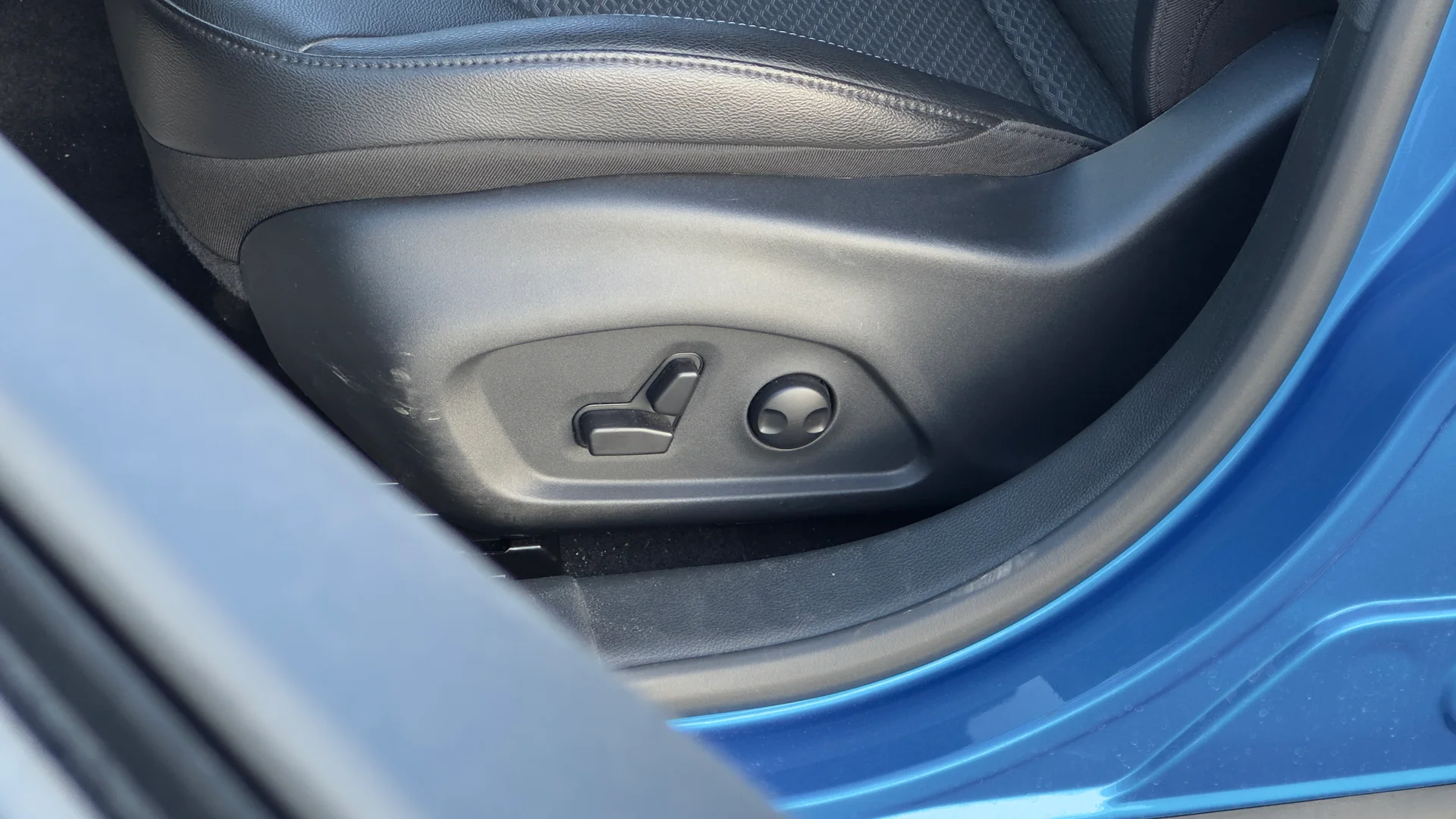 2025 Jeep Compass 4x4 North used SUV thumbnail 16