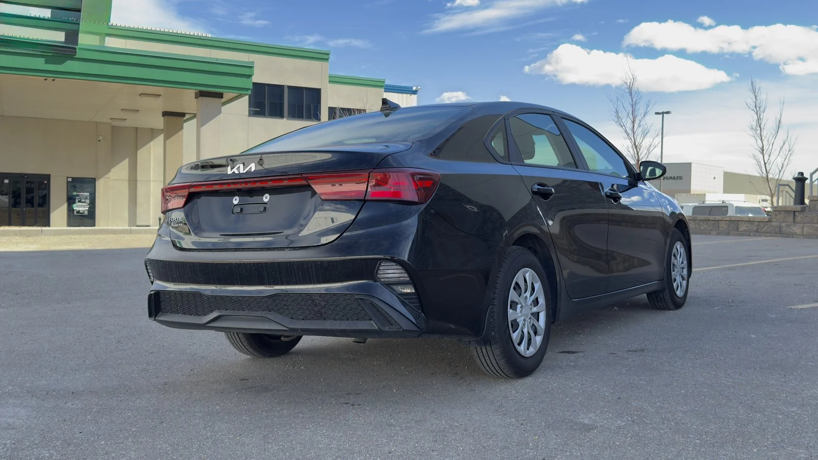 2023 Kia Forte LX used Sedan thumbnail 6