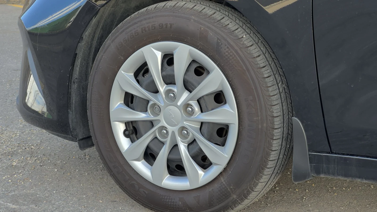 2023 Kia Forte LX used Sedan thumbnail 10