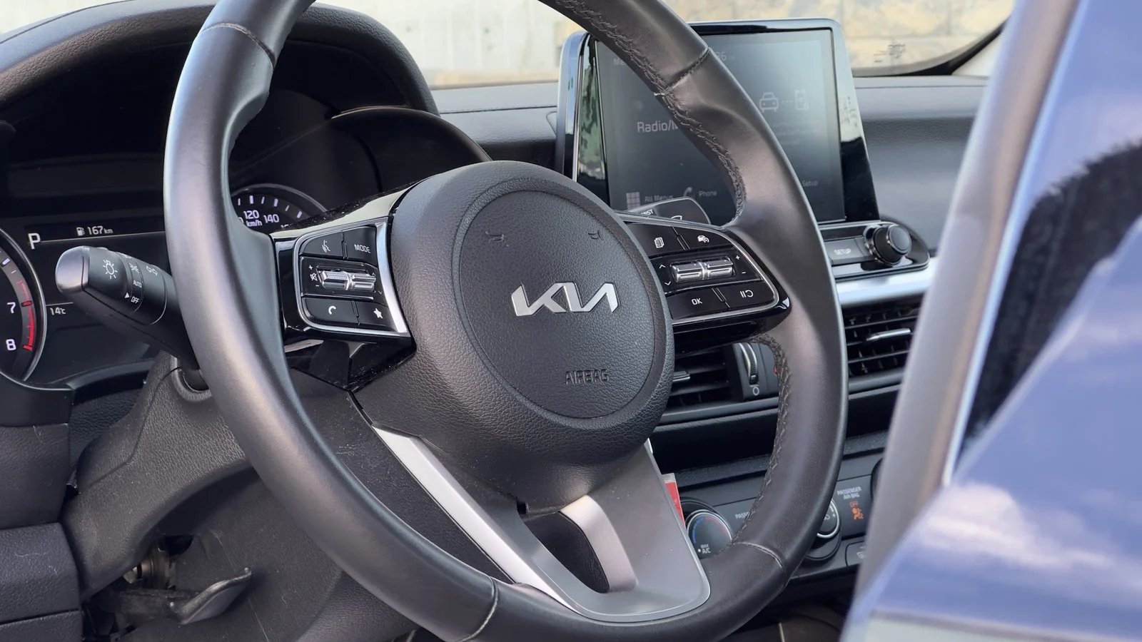 2023 Kia Forte LX used Sedan thumbnail 12