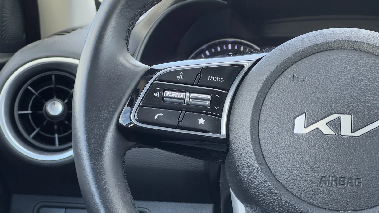 2023 Kia Forte LX used Sedan thumbnail 20