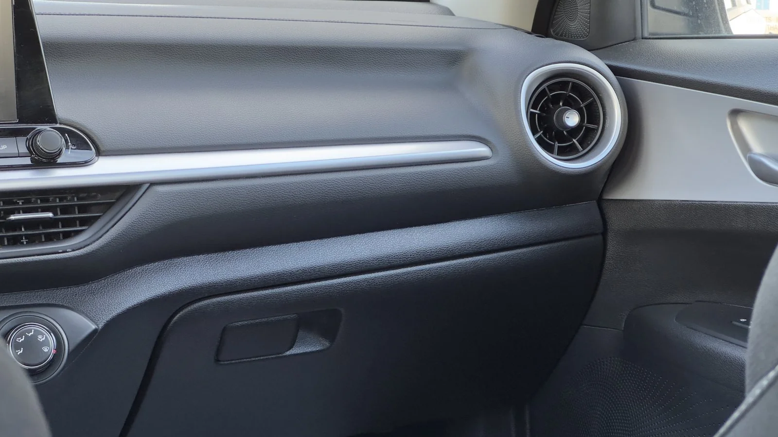 2023 Kia Forte LX used Sedan thumbnail 24