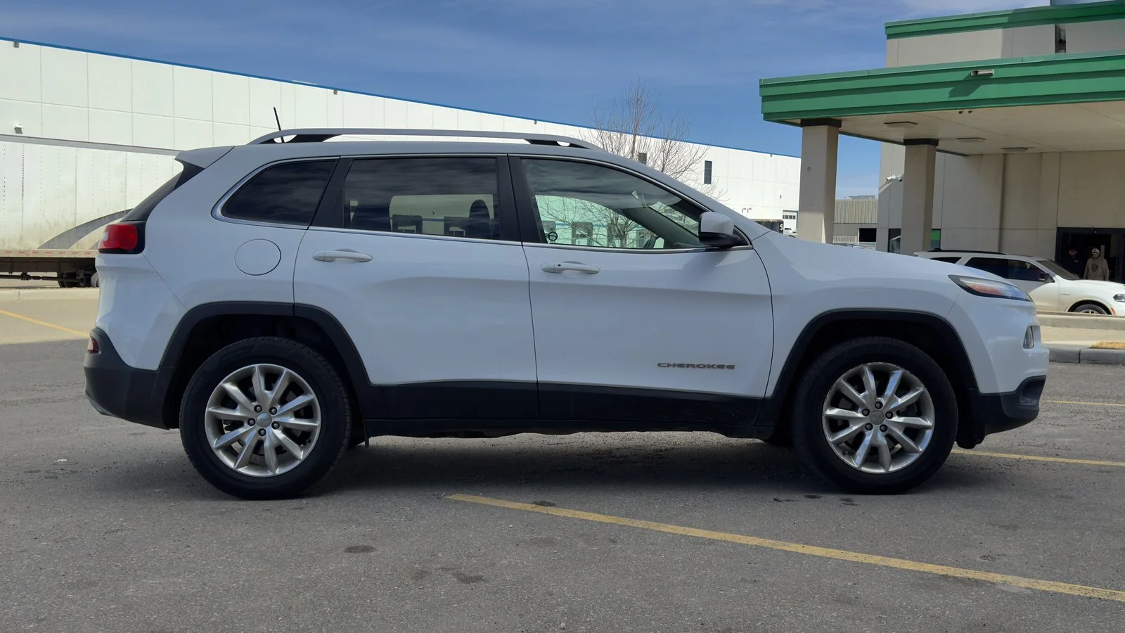 2016 Jeep Cherokee Limited used SUV thumbnail 5