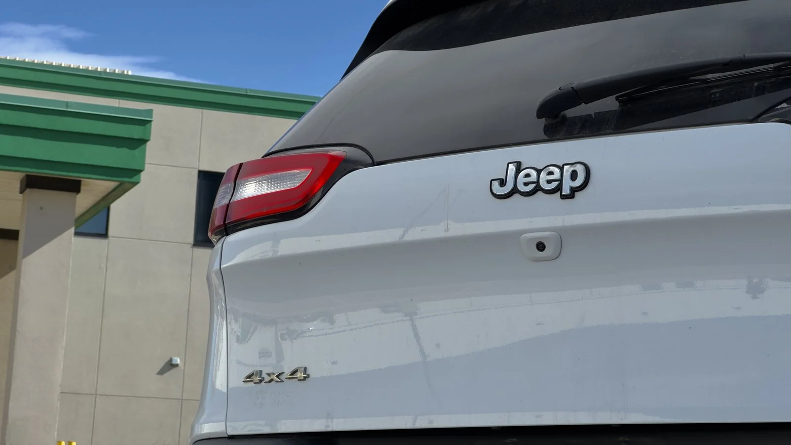 2016 Jeep Cherokee Limited used SUV thumbnail 9