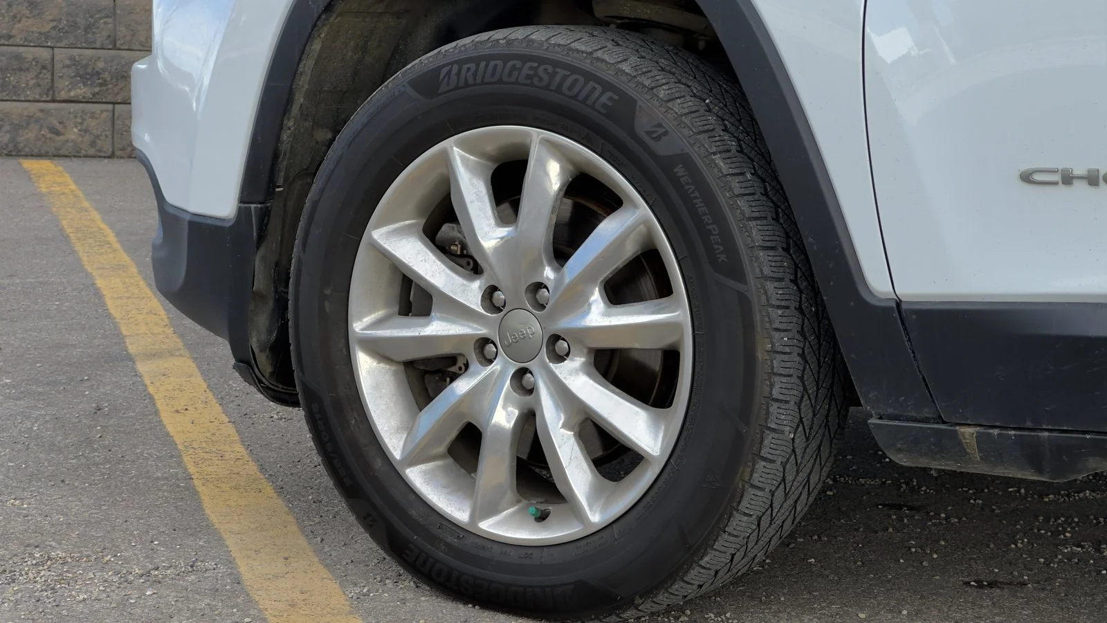 2016 Jeep Cherokee Limited used SUV thumbnail 10