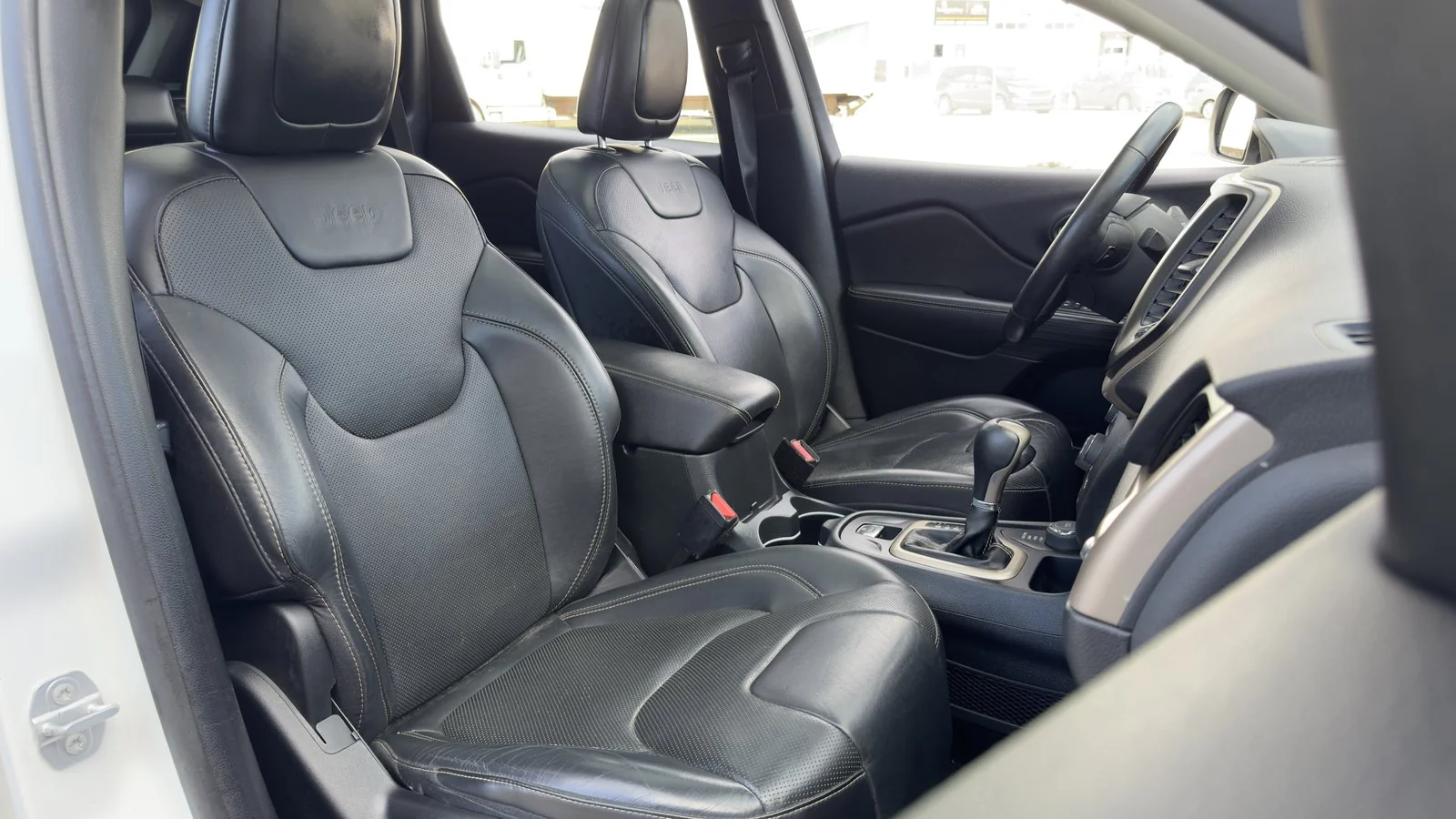 2016 Jeep Cherokee Limited used SUV thumbnail 20