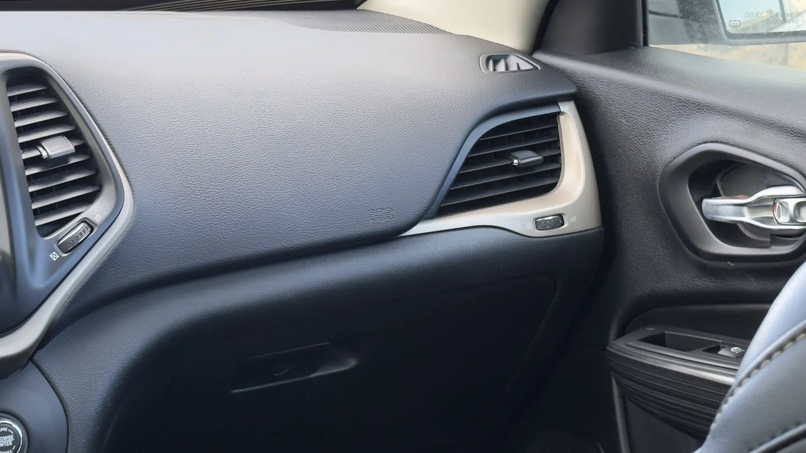 2016 Jeep Cherokee Limited used SUV thumbnail 26