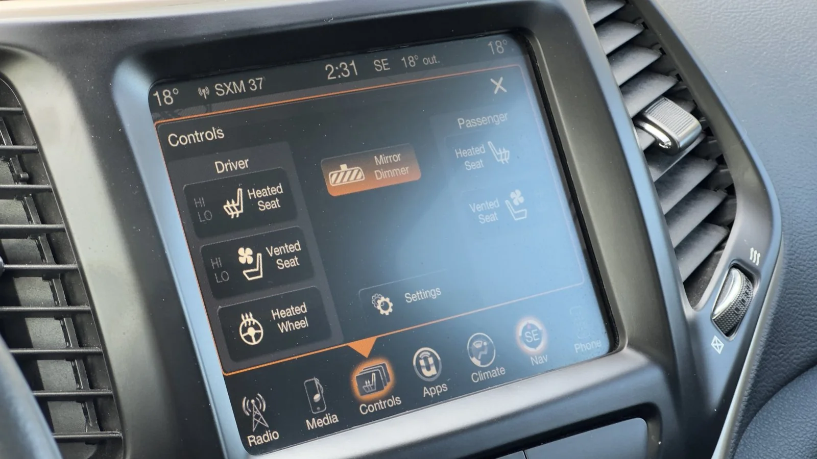 2016 Jeep Cherokee Limited used SUV thumbnail 31