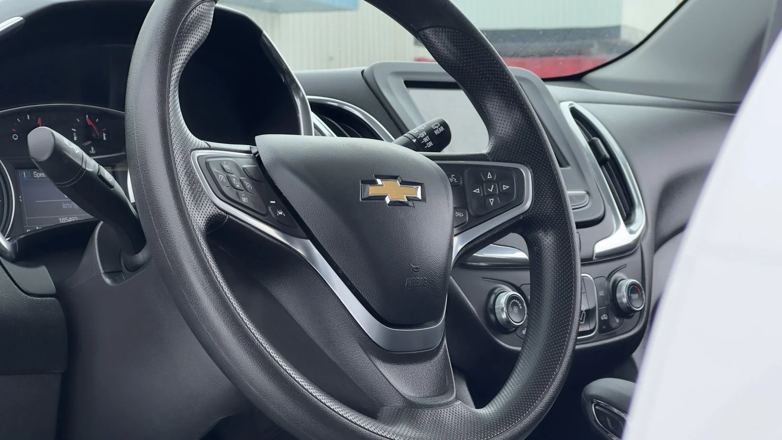 2022 Chevrolet Equinox LT used SUV thumbnail 11