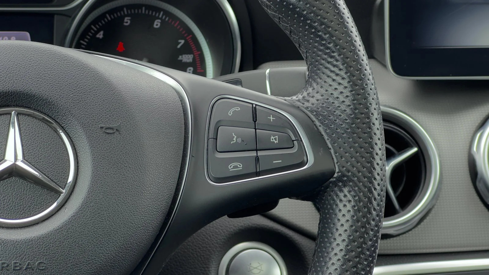 2020 Mercedes-Benz GLA250 4Matic used SUV thumbnail 24