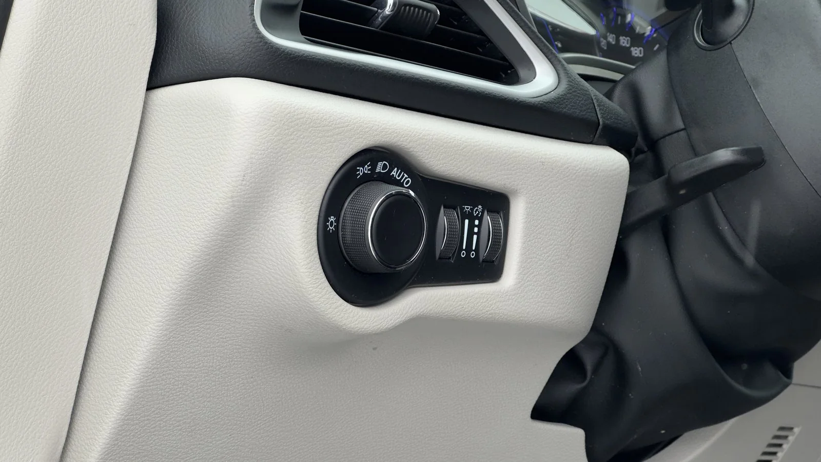 2022 Chrysler Grand Caravan SXT used Van thumbnail 13