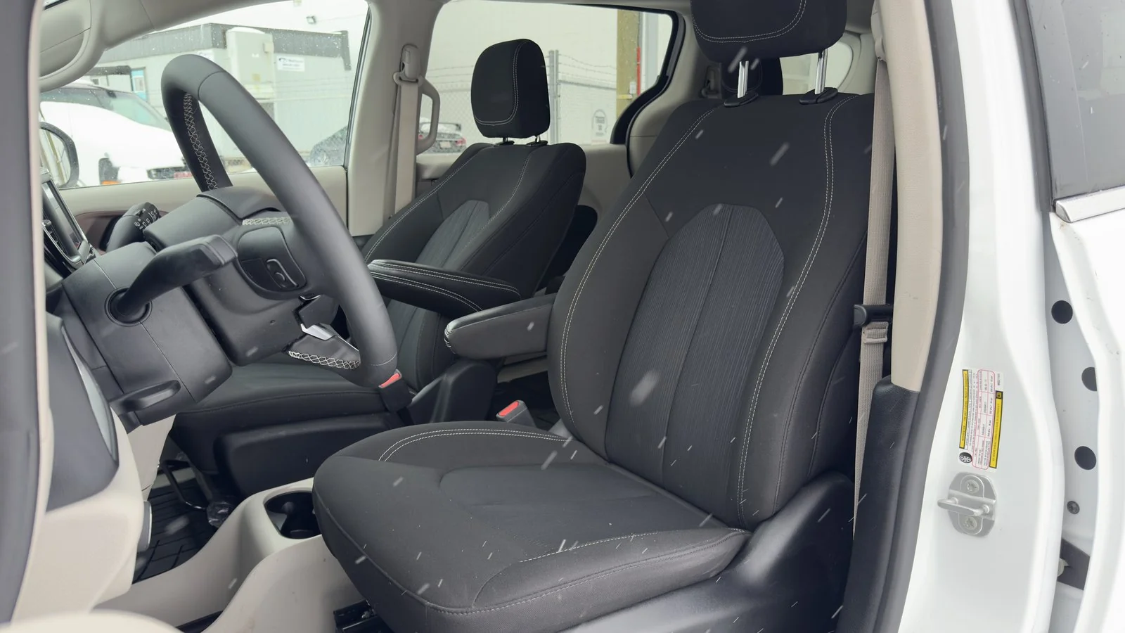 2022 Chrysler Grand Caravan SXT used Van thumbnail 16