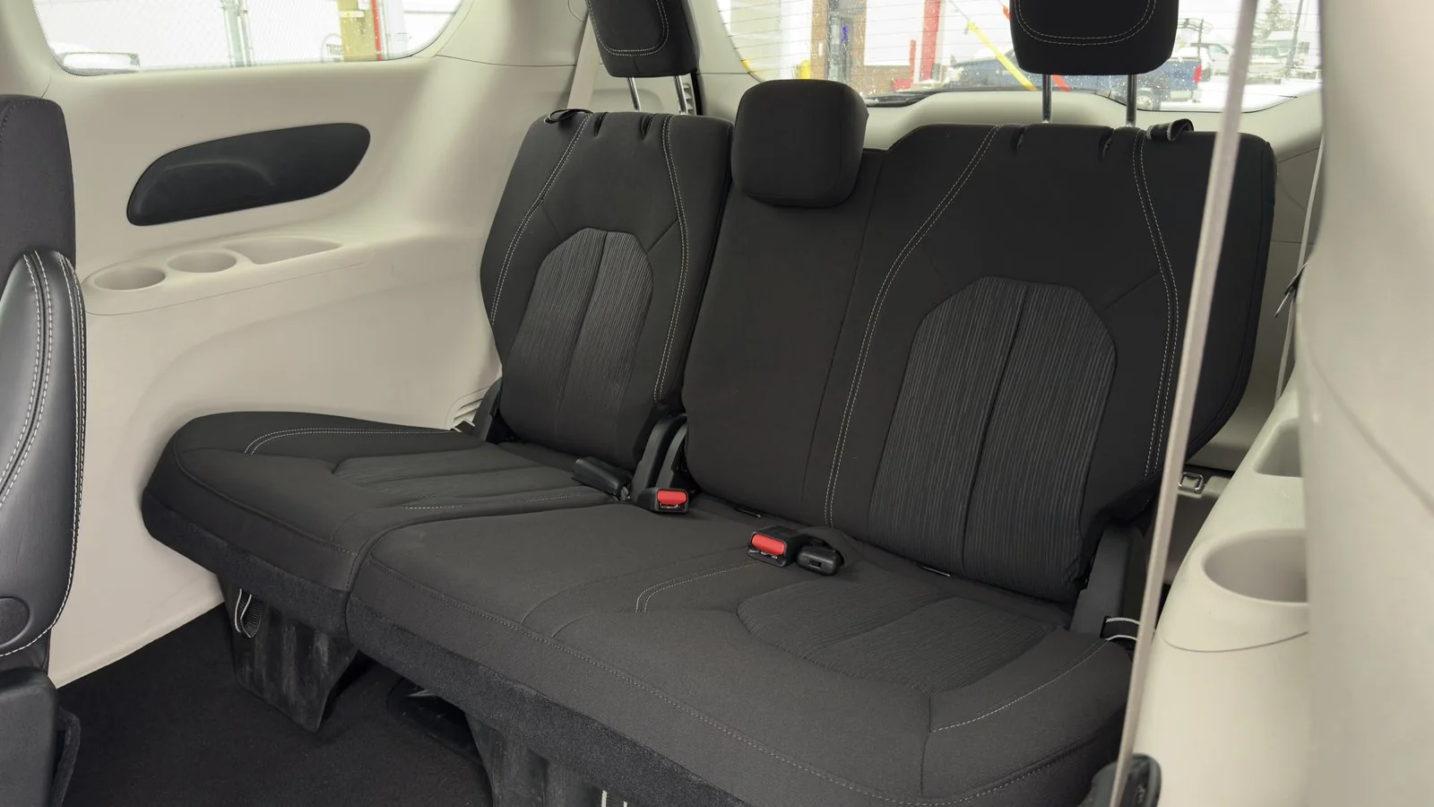 2022 Chrysler Grand Caravan SXT used Van thumbnail 18