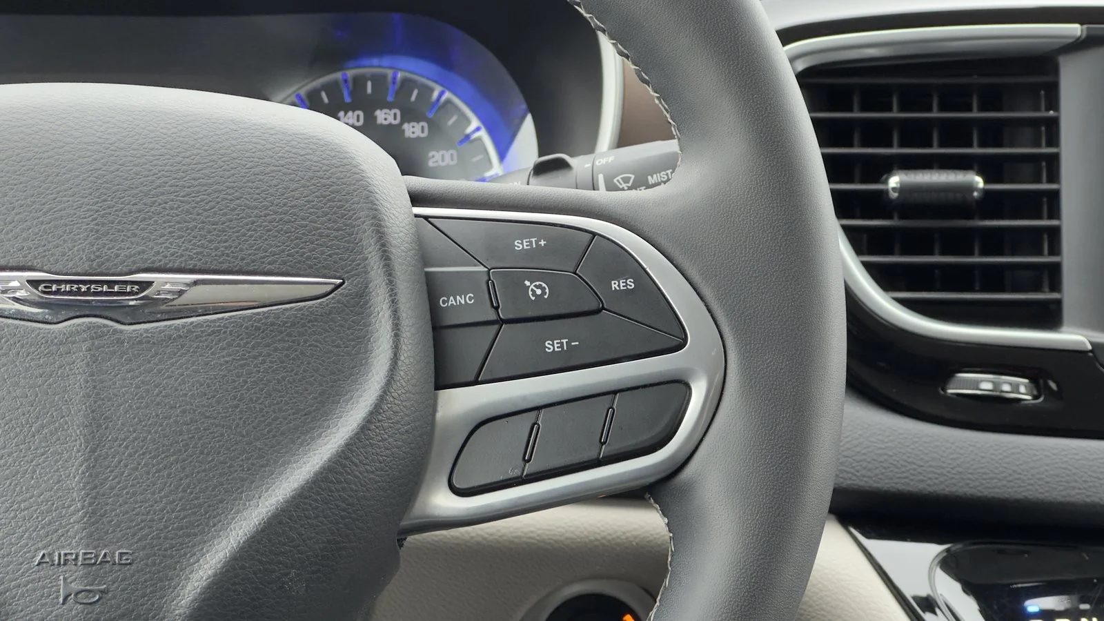 2022 Chrysler Grand Caravan SXT used Van thumbnail 24