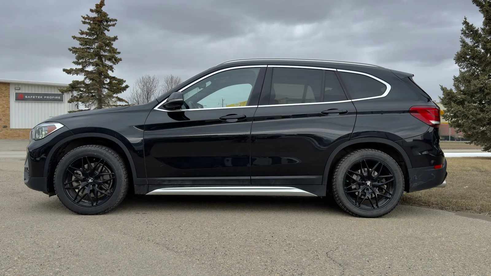 2021 BMW X1 xDrive28i used SUV thumbnail 4