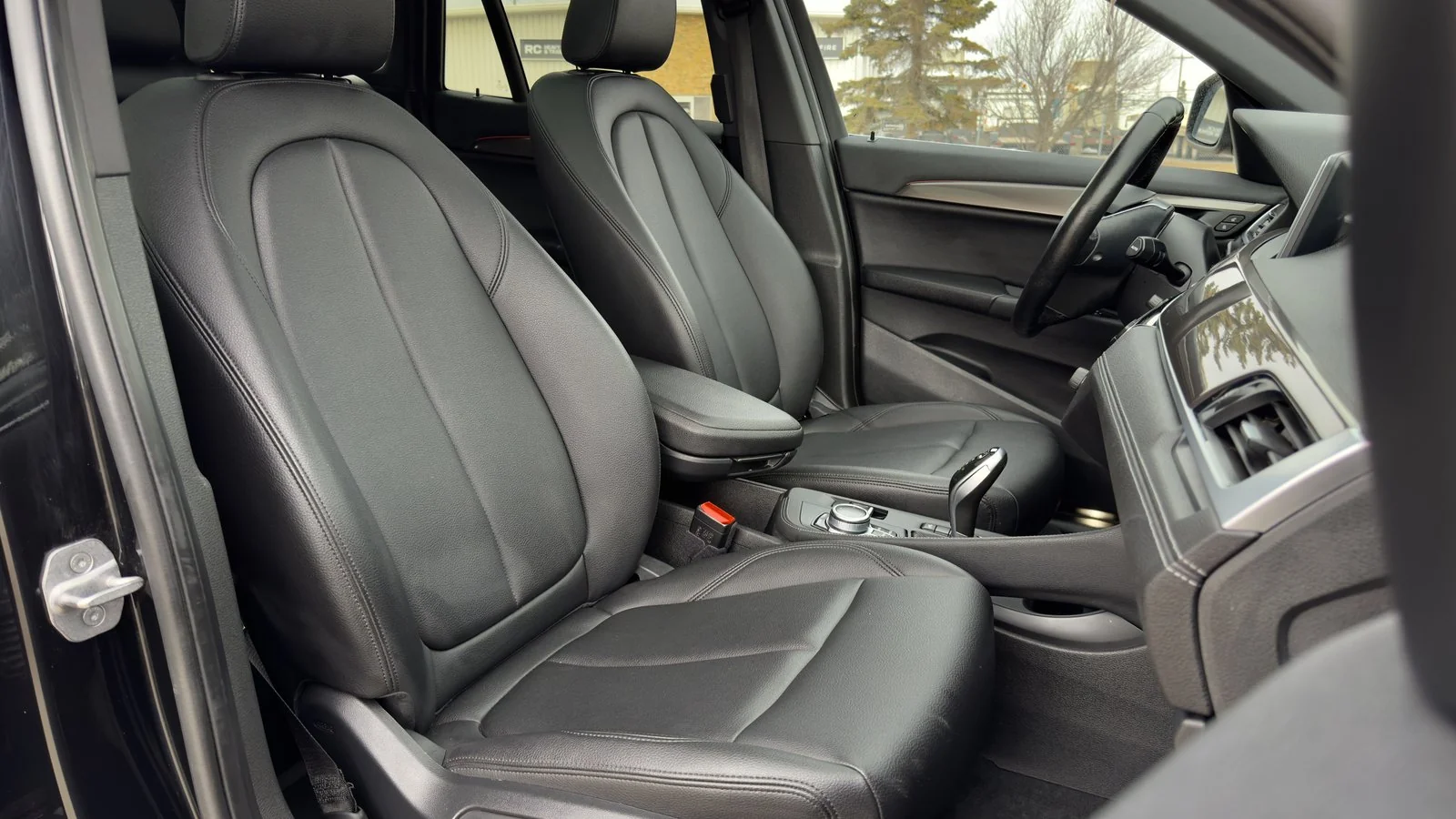 2021 BMW X1 xDrive28i used SUV thumbnail 21