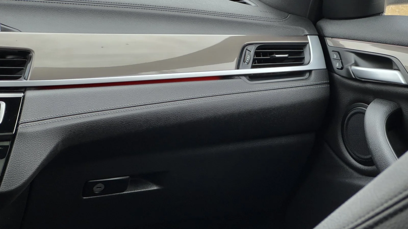 2021 BMW X1 xDrive28i used SUV thumbnail 25