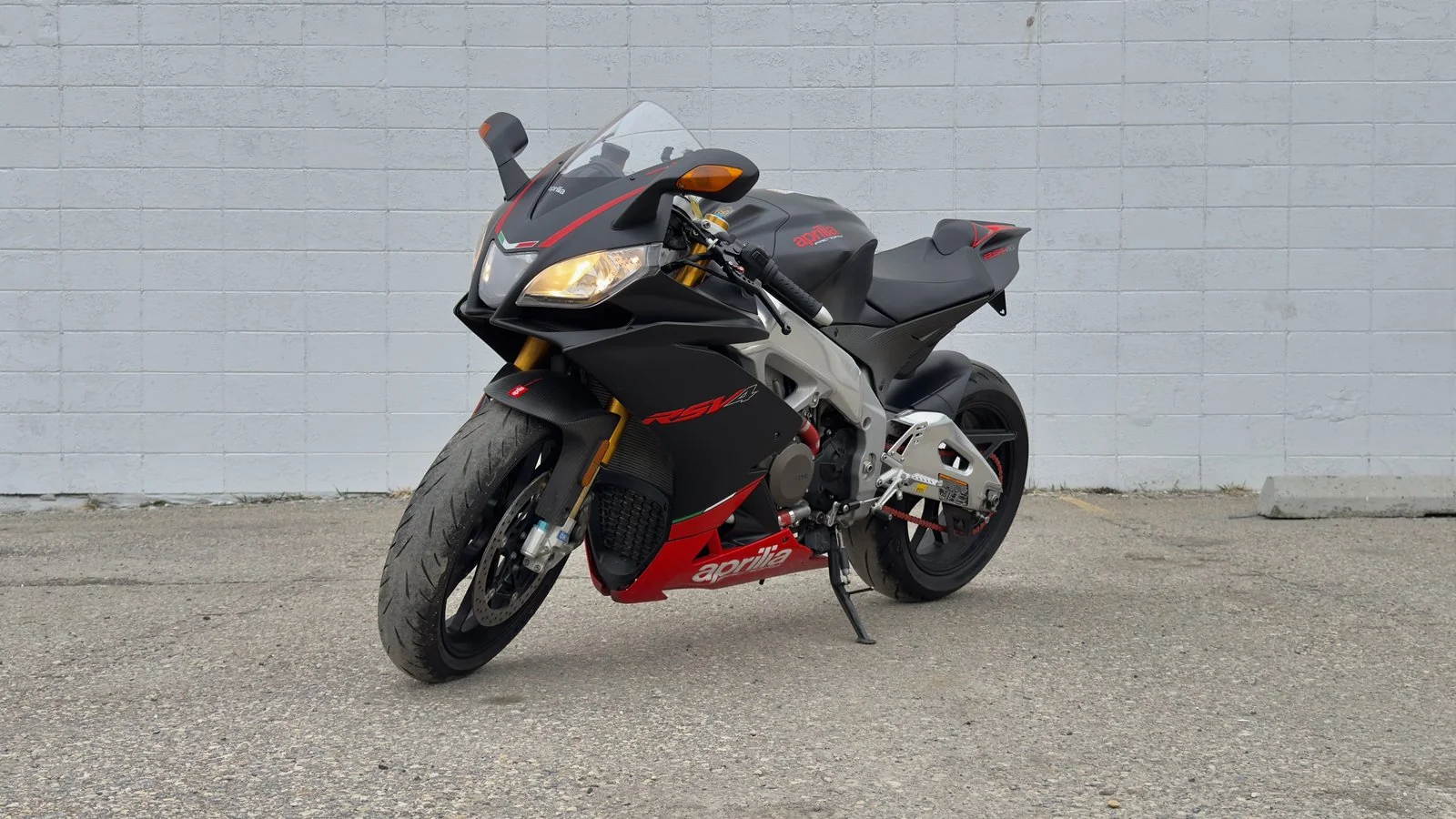 2014 Aprilia RSV4 FACTORY - Used Motorcycle for sale in Alberta