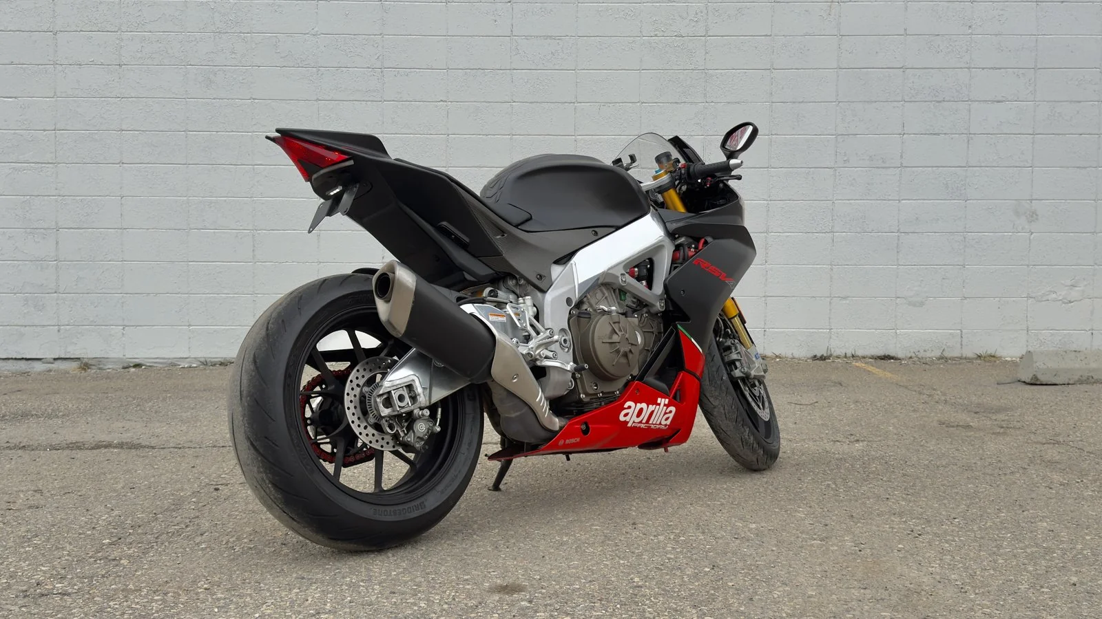 2014 Aprilia RSV4 FACTORY used Motorcycle thumbnail 5