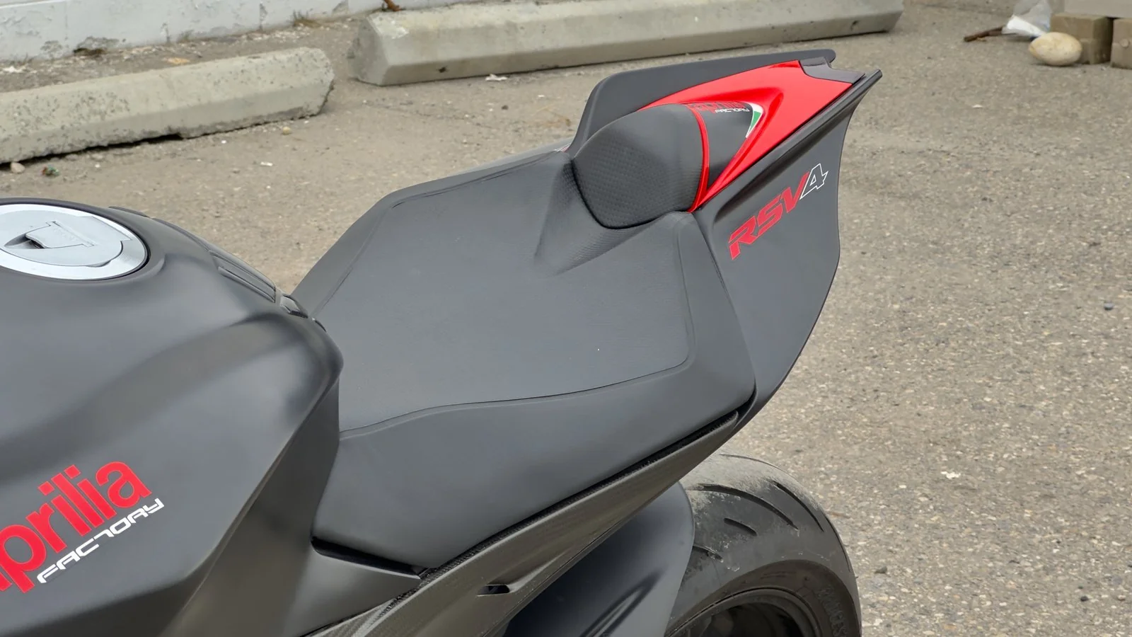 2014 Aprilia RSV4 FACTORY used Motorcycle thumbnail 15