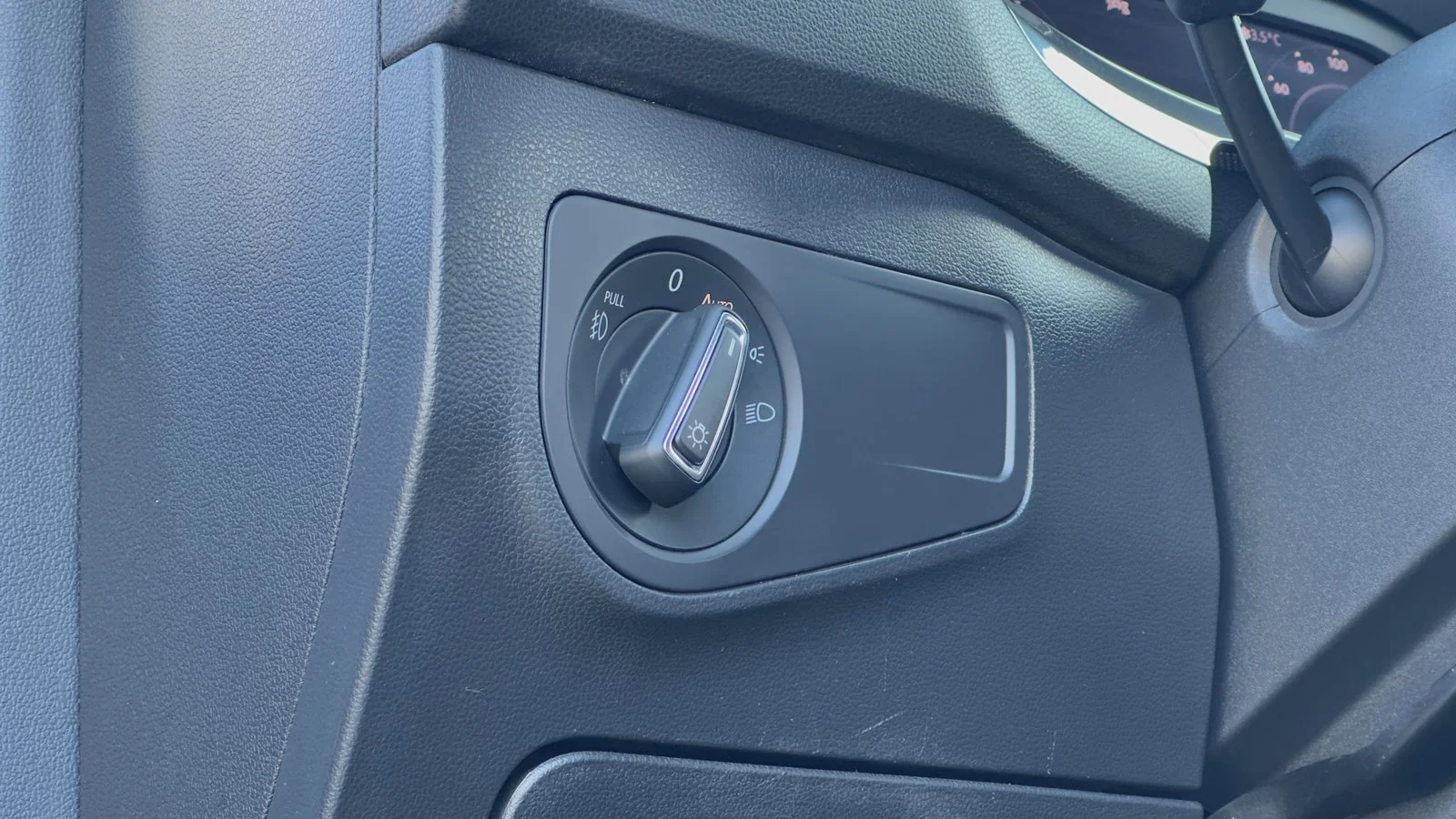 2020 Volkswagen Tiguan Highline R-Line used SUV thumbnail 15